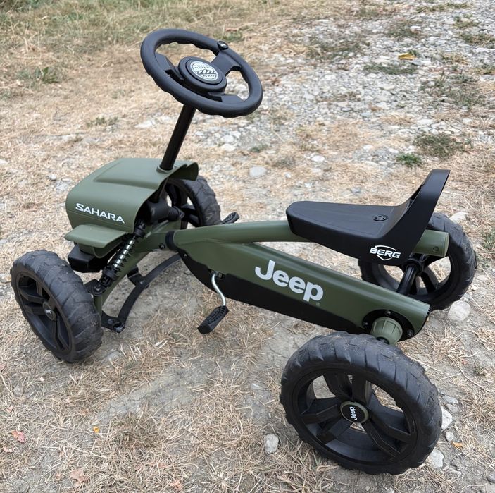 Kart  cu pedale Jeep Berg