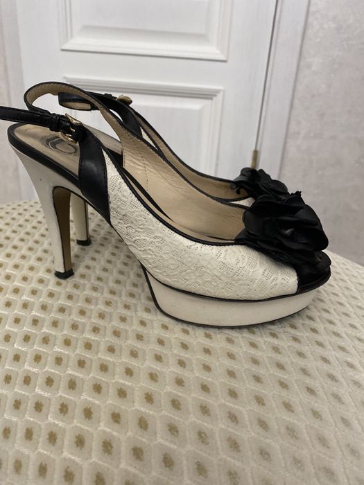 Туфли бежевые