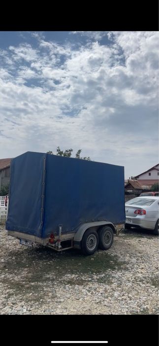 Remorcă cu prelată