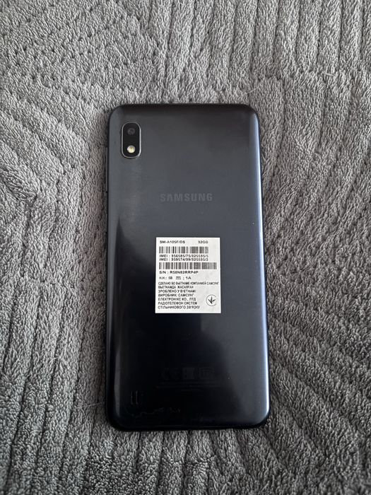 Продам Samsung A10 / 32 Гб