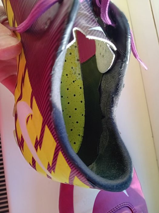 Ghete fotball Niker mercurial vapor și superfly 3