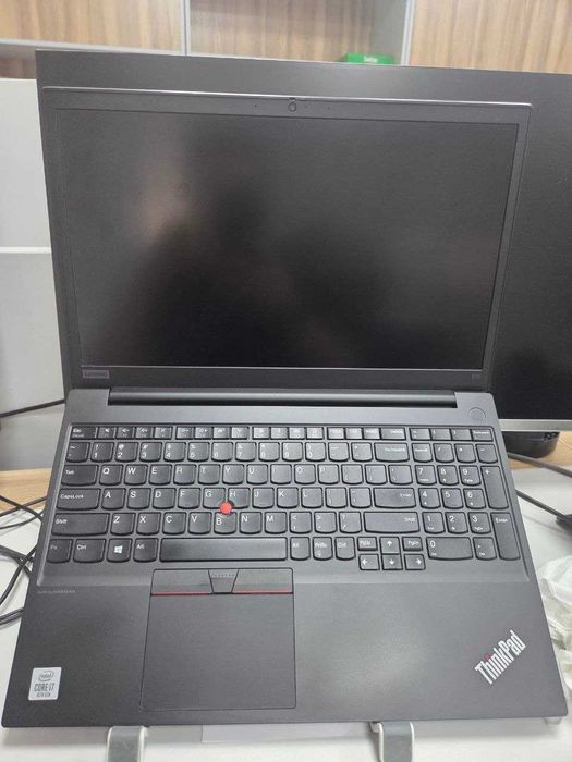 Lenovo ThinkPad E15 - 300 $