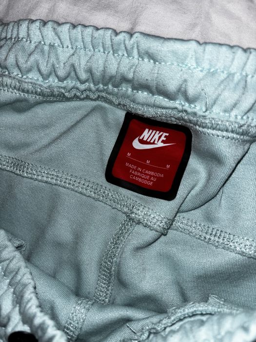 Pantaloni scurti nike tech marimea M