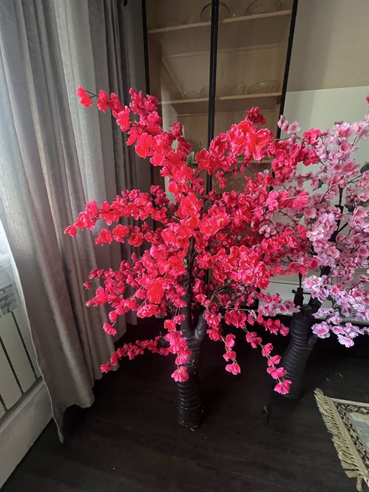 Цветы сакура с подставкой