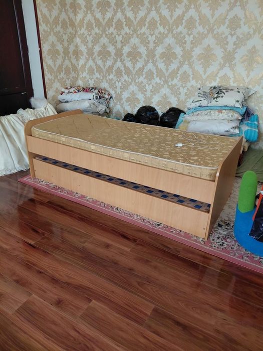 Продается детский гарнитур и двухярусный кровать