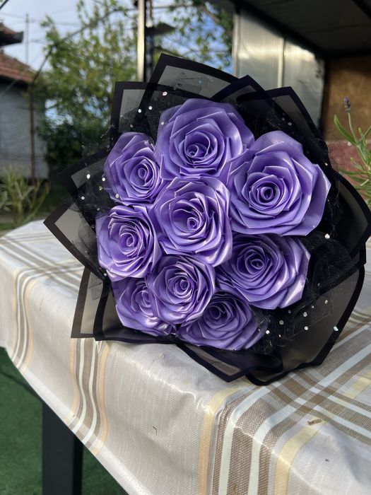 buchet trandafiri de satin