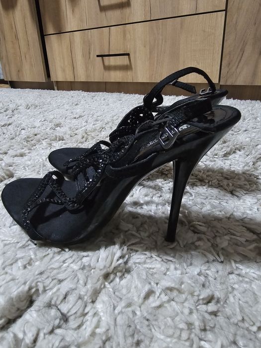 Продам обувь женскую