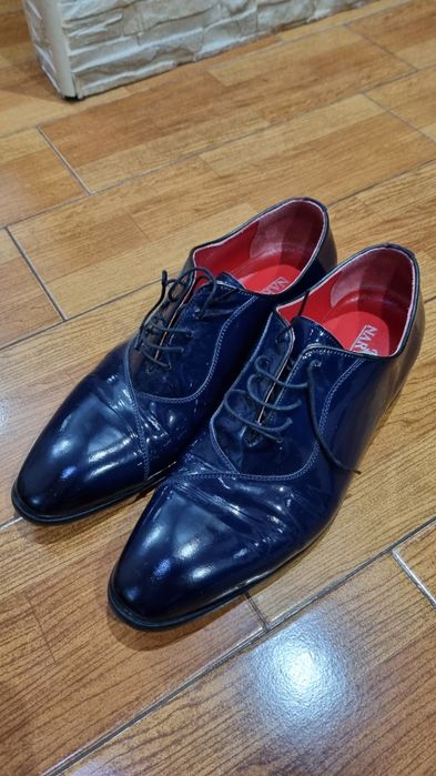 Pantofi barbati de piele lăcuiți Narman.