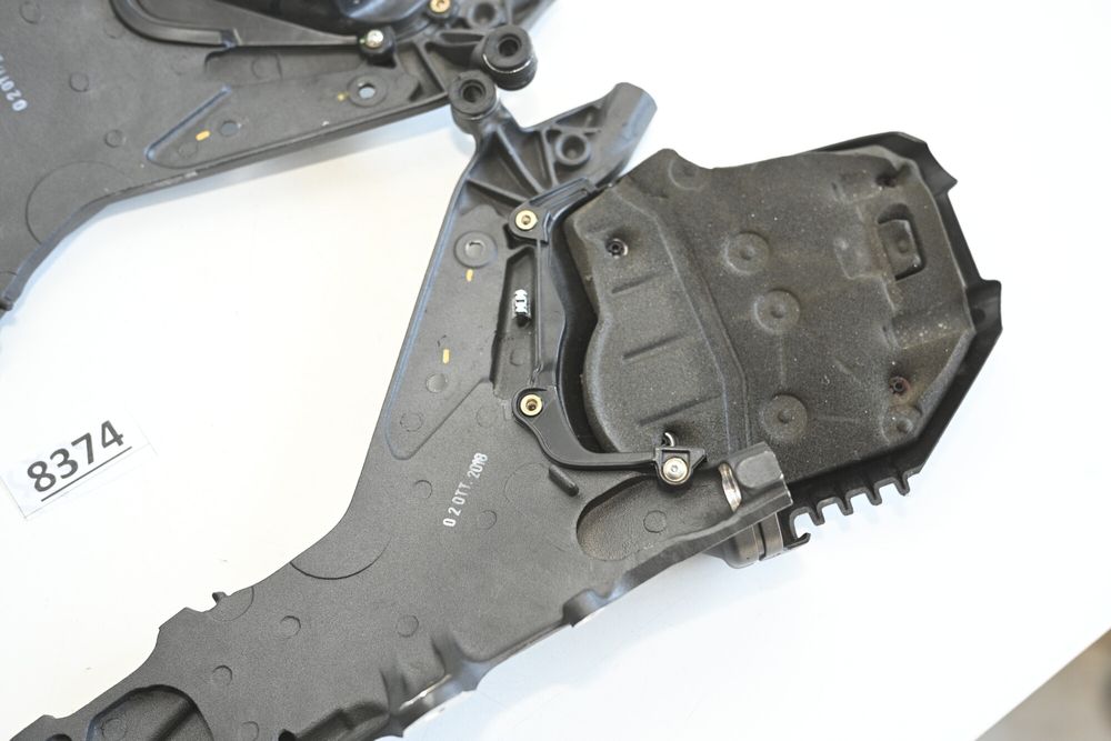 Ducati Panigale V4 Cadru codita spate set stanga dreapta