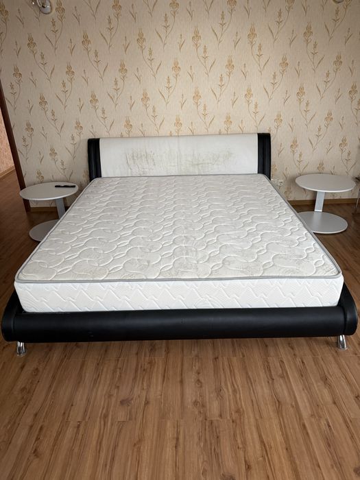 Продам кровать  200 х 180