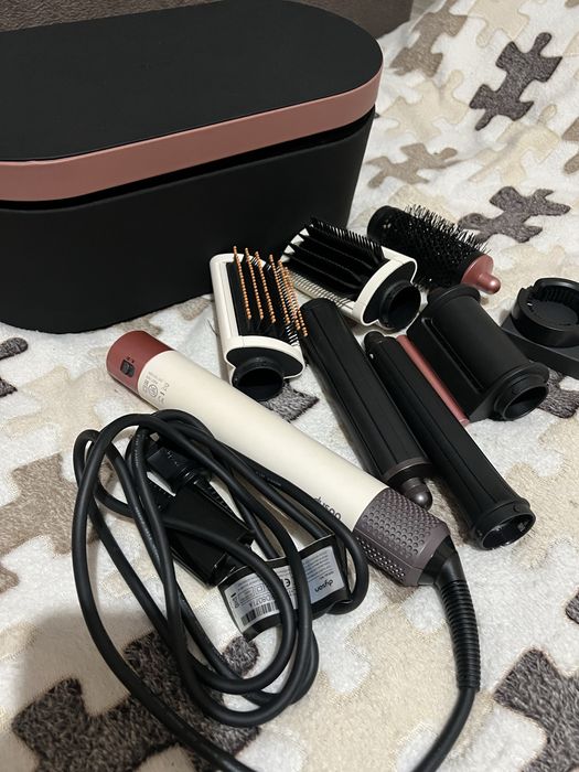 Дайсон б/у в хорошем состоянии.