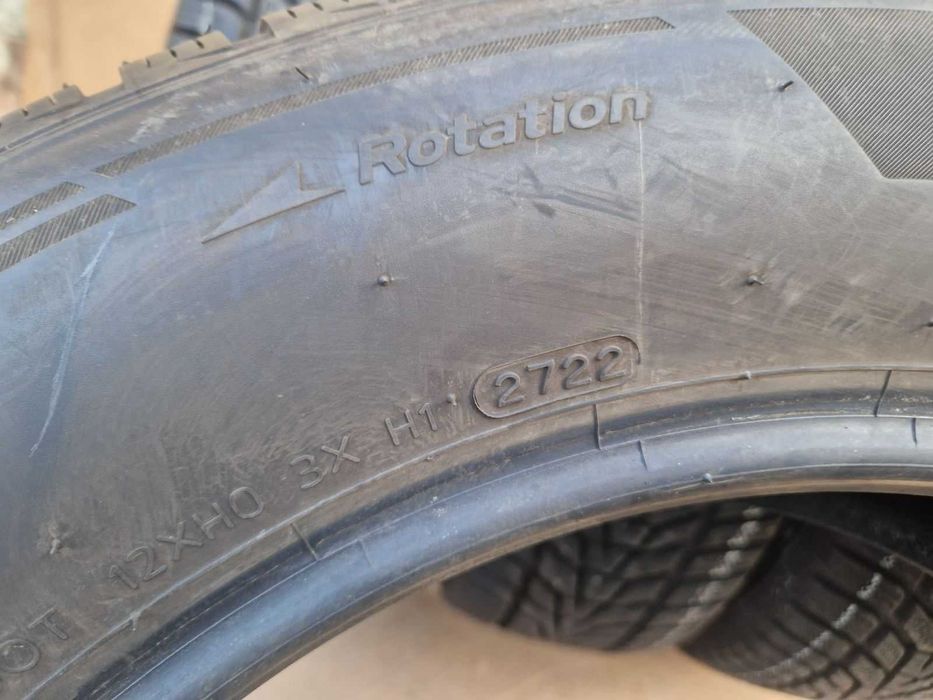 4 Hankook R17 215/65
Зимни гуми 
DOT2722