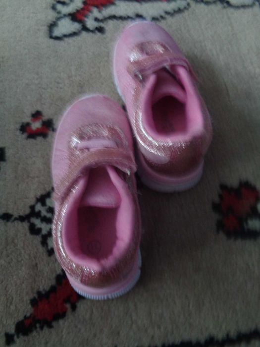 Vand adidasi fetita 3.