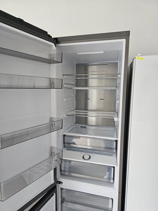 Хладилник с фризер SAMSUNG No Frost