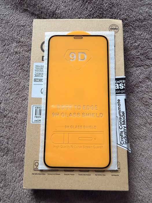 Folie sticlă 9D iPhone 11 + Husă.