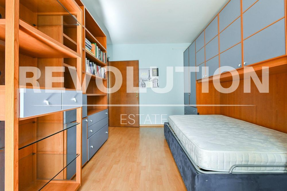 Тристаен апартамент в ж.к. Манастирски ливади.