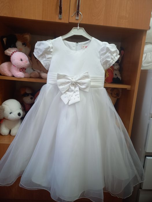 Платье нарядное на девочку 5-7 лет