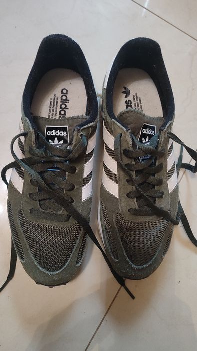 Маратонки  Adidas  размер 40