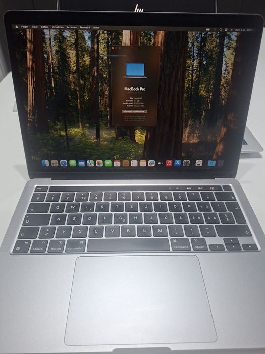 MacBook Pro 13",2022, cu procesor Apple M2, 24GB RAM, 512GB SSD