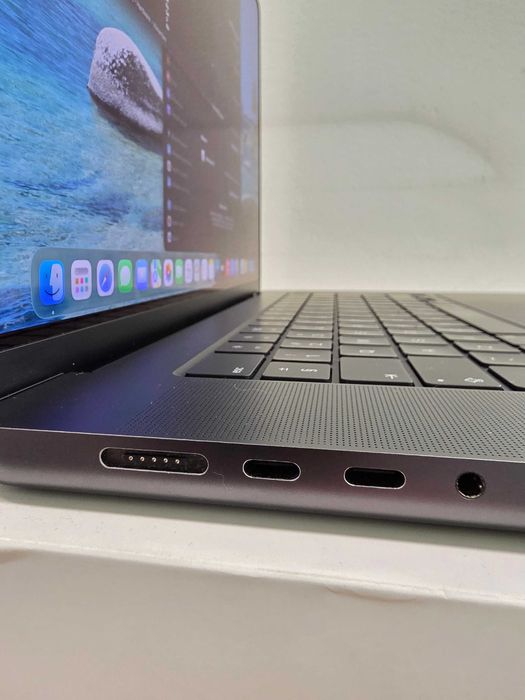macbook pro m3 pro - Laptopuri oferte online | OLX.ro