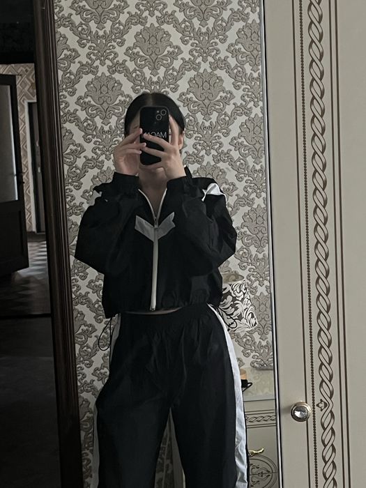 Продам спортивный костюм