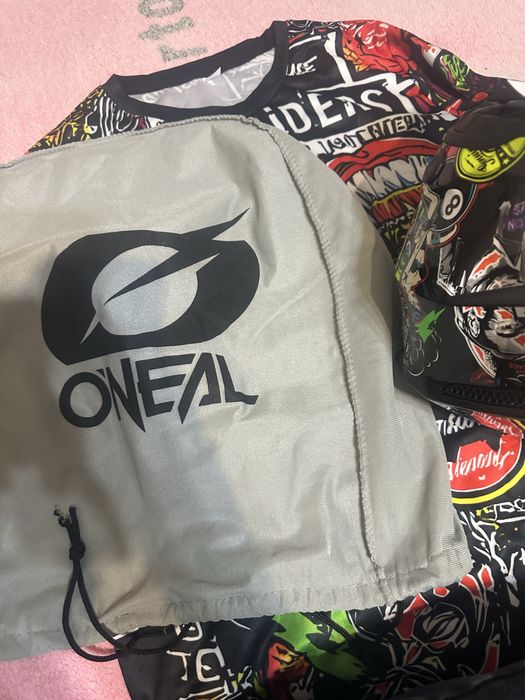 Продам новый шлем и джерси коплект Oneal