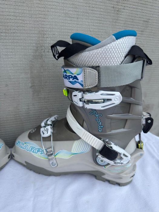 Clapari dama ski schi tura skimo Scarpa Euphoria Carve marime EUR:38 Mondo:24.0 Flex:75 last:101