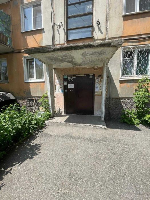 Продам 2х, ул.Бурова, 12