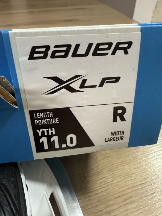 Продам коньки детские BAUER