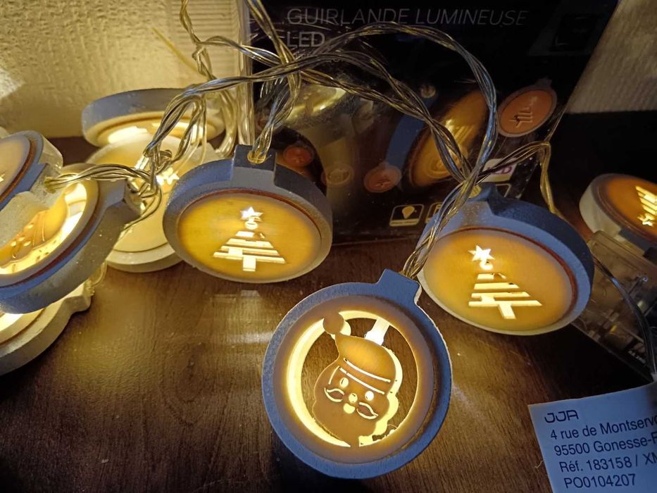 LED гирлянди с къщи,звезди,метални топки.Фигурки Тукан,Арт сърца,цветя