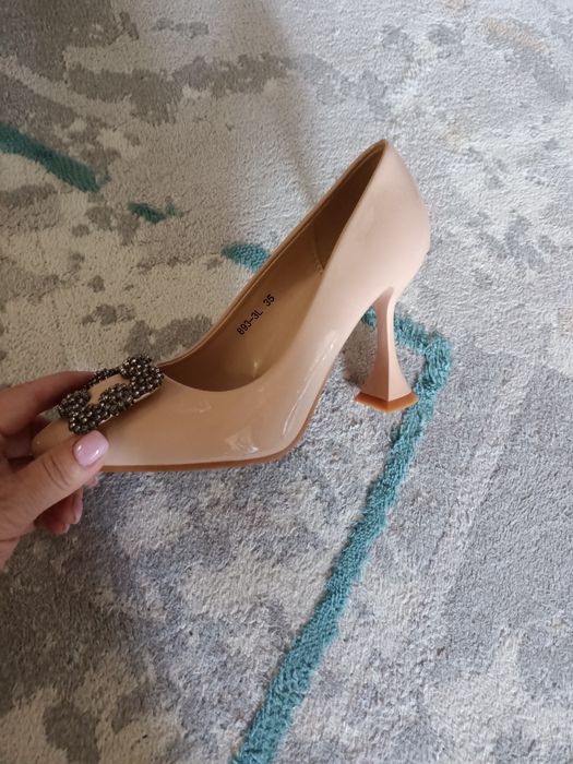 Продам туфли новые