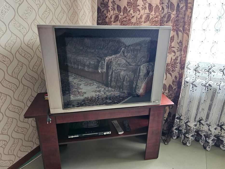 Тумба под ТВ (б/у), ТВ и DVD