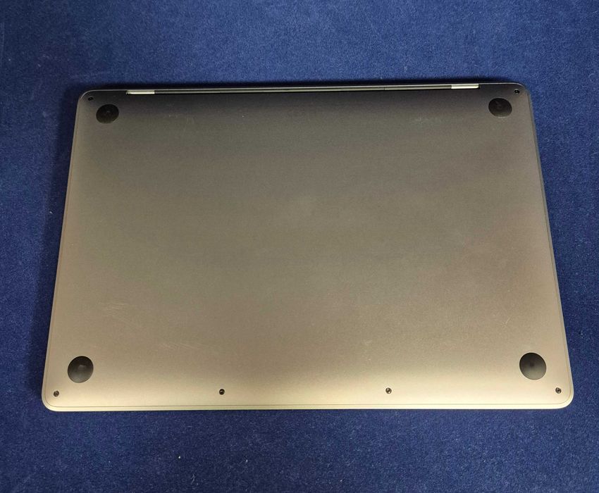 MackBook Pro 13  2020 ( B33370.1 / Ag28 Doi Baieti ) Garantie 2 ani !