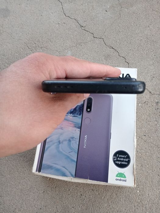 Телефони за части