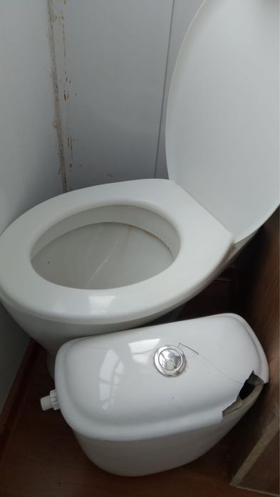 Продам унитаз и бочек