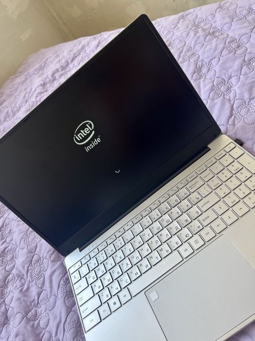 Продаю срочно ноутбук