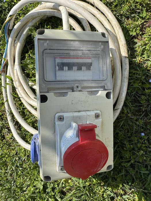 Tablou electric santier SCAME 2 prize schuko 230v 1 priza 380v