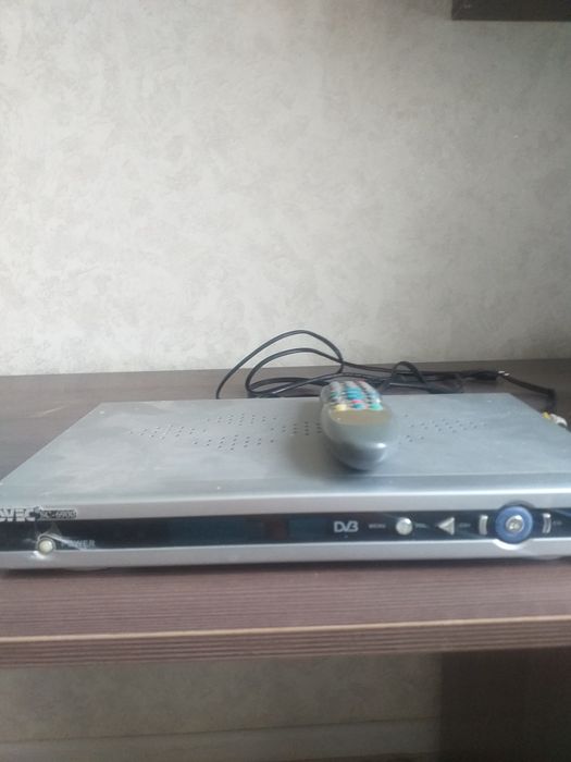 Тюнер в отлич.сост