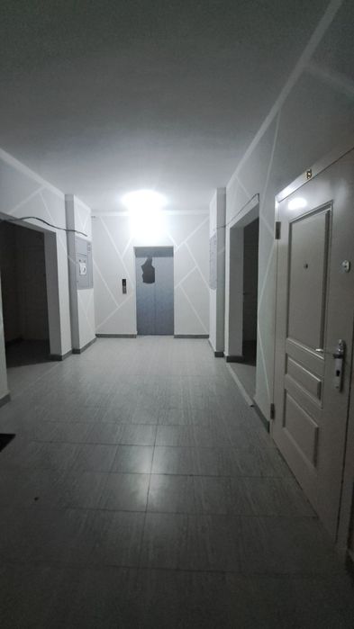 Чирчик шахар 
2-микрораён Навастройка
#1-хона 4-етаж
 квартира ижар