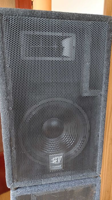 De vanzare 2 boxe audio , 12 inch , 300W ,2 cai , filtre performante