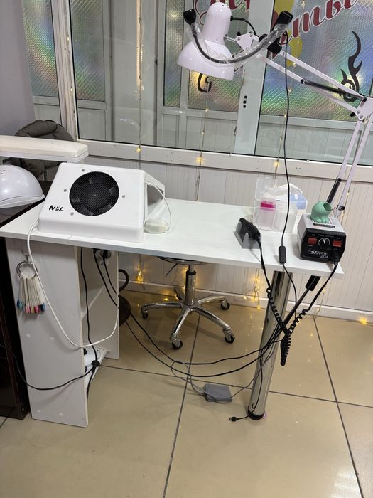 Продам стол для маникюра