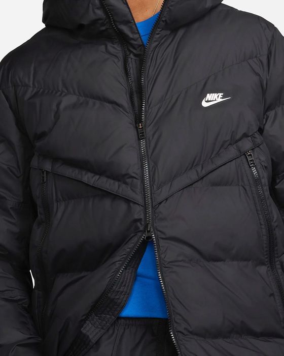 Nike windrunner - M и XL Размер Оригинални