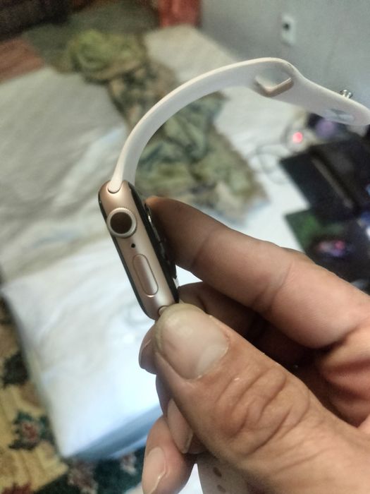 iPhone чесы оригинал