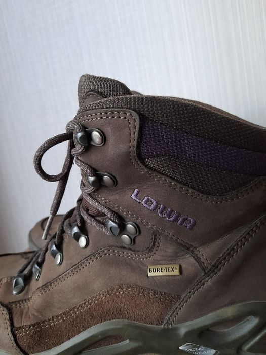LOWA RENEGADE gore tex обувки 39 номер.