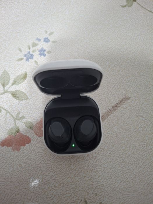 Продам наушник samsung galaxy buds fe