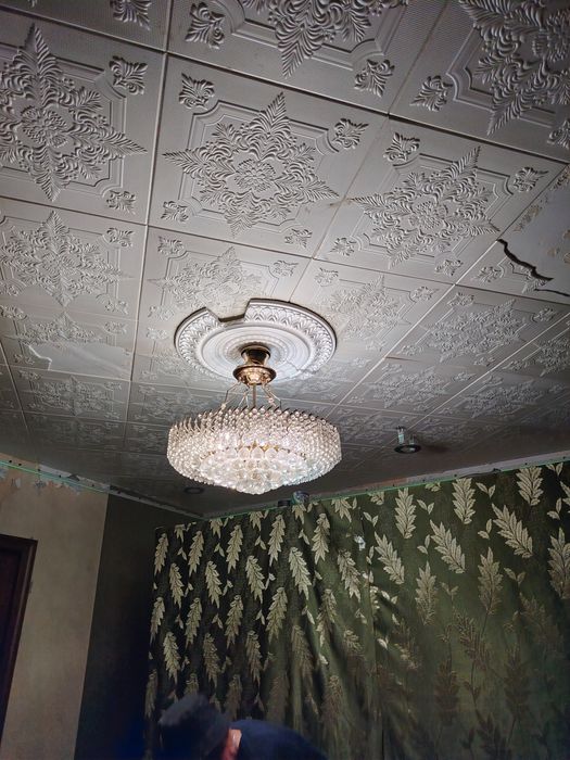 Продам люстру большую