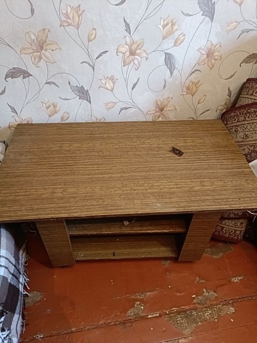 Столик журнальный  б/у