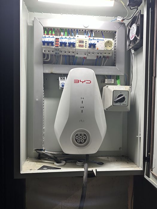 Byd teskor zaryatlash ustanovka qilamiz