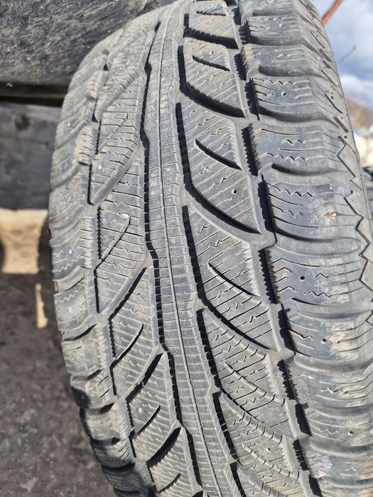 Гуми   235 60 18