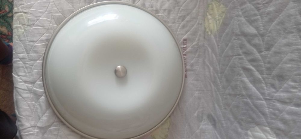 Лампа на потолок